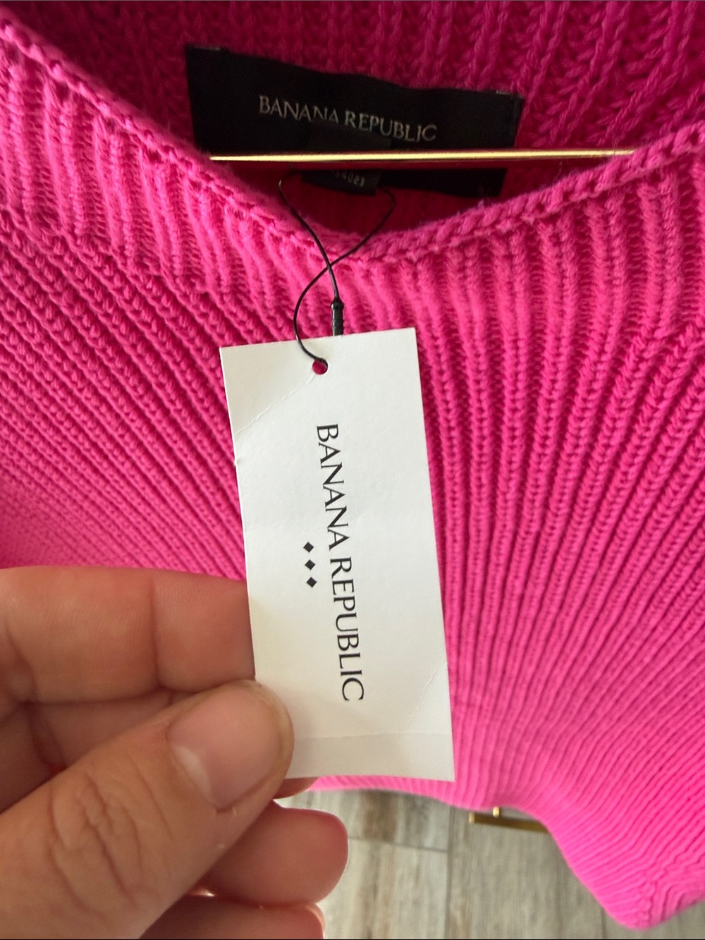 Banana Republic Bright Fuchsia Knit Short-Sleeve Sweater - Picture 4 of 9